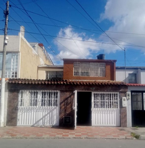 SE VENDE CASA BARRIO AMERICAS 