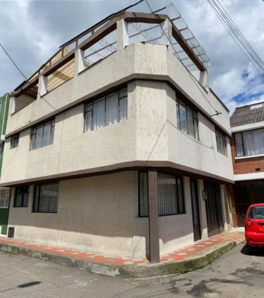 SE VENDE EXCELENTE CASA EN EL BARRIO SAN PABLO DE ZIPAQUIRA CUNDINAMARCA